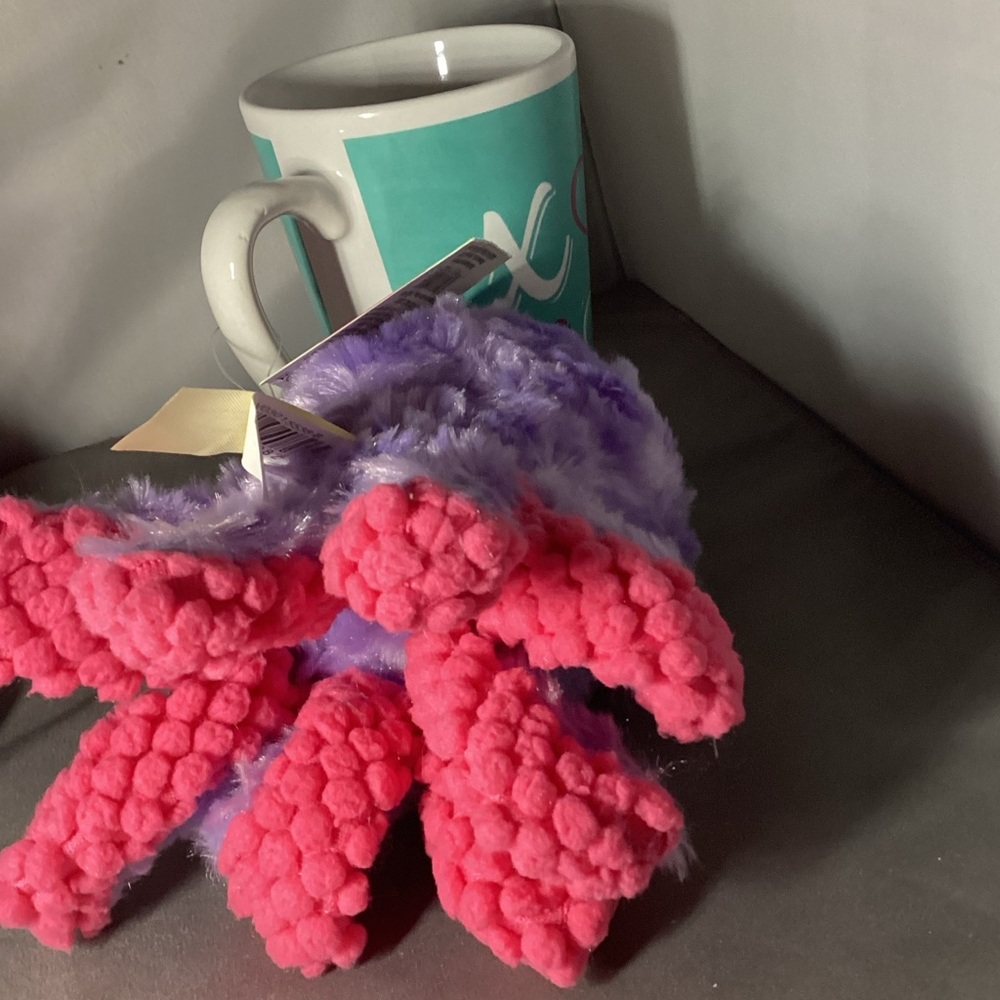 XOXO Latte Mug with Adorable Octopus Plushy! Gift set - Picture 2 of 4